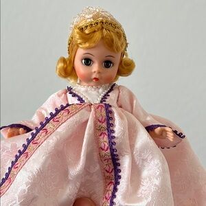 Vintage Madame Alexander Maid Marion 492 Doll 8" Miniature Showcase with Box